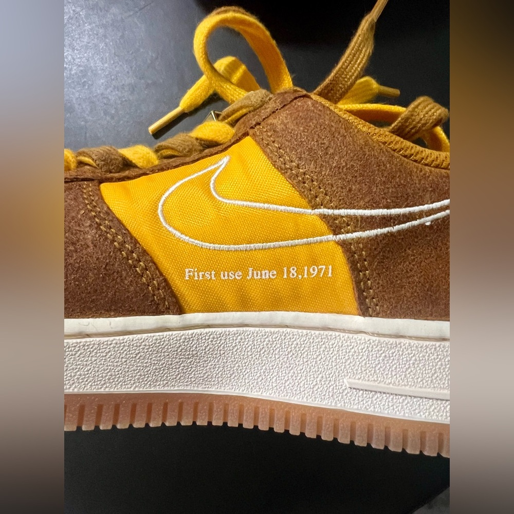 LIKE NEW Nike Low Air Force 1 '07 SE First Use DA8302-101 Sneakers Shoes - Picture 11 of 16